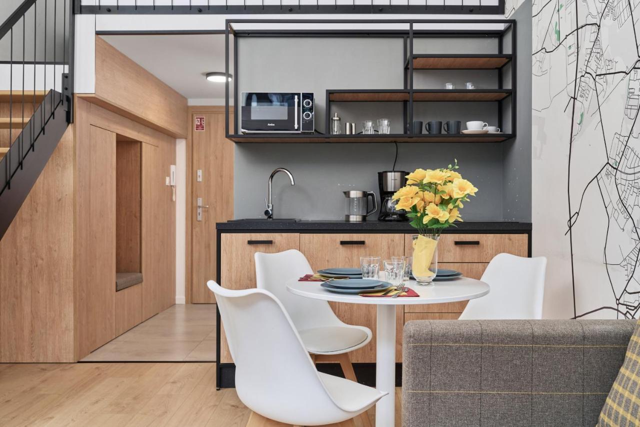 Mezzanine Studio Apartments Zarembowicza Wroclaw Airport By Renters Exterior photo