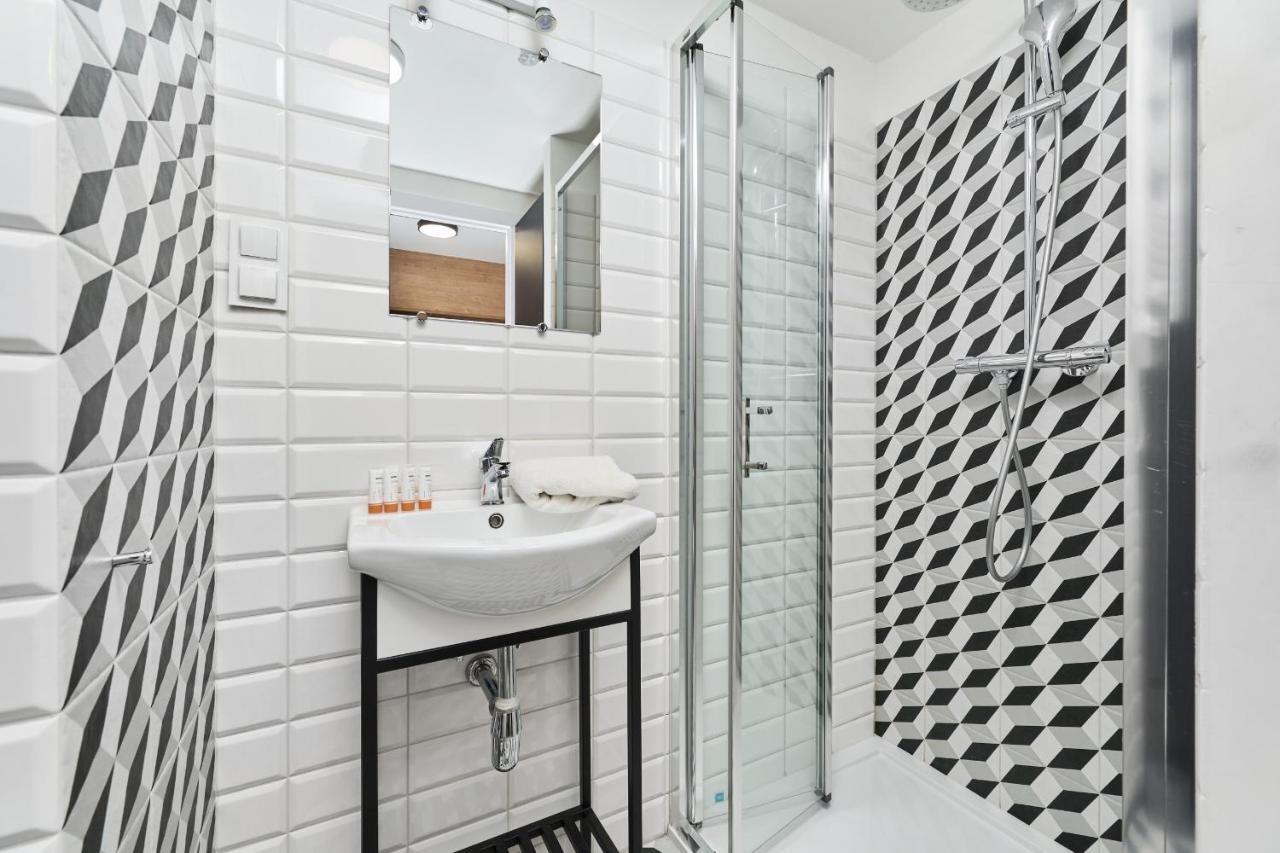 Mezzanine Studio Apartments Zarembowicza Wroclaw Airport By Renters Exterior photo