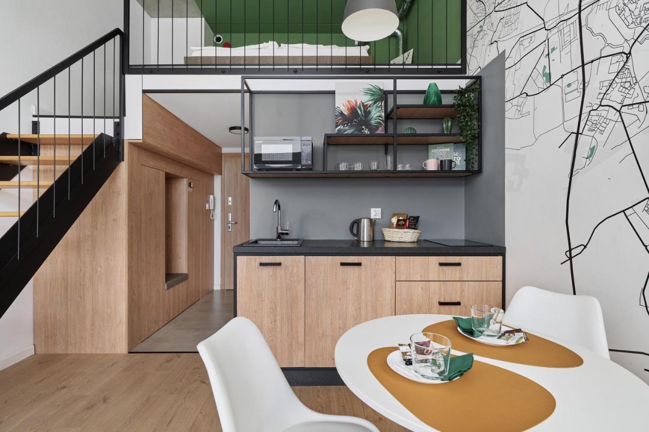 Mezzanine Studio Apartments Zarembowicza Wroclaw Airport By Renters Exterior photo