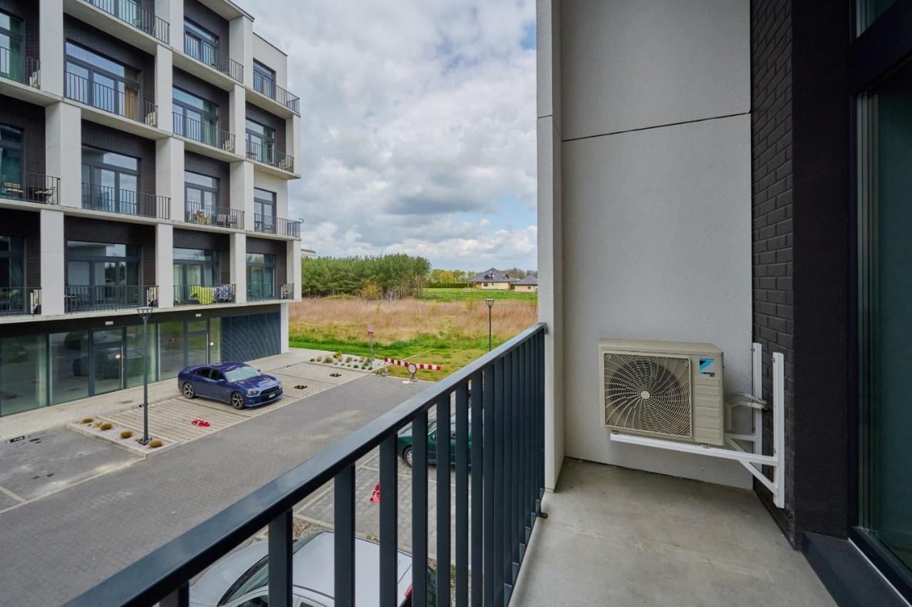 Mezzanine Studio Apartments Zarembowicza Wroclaw Airport By Renters Exterior photo