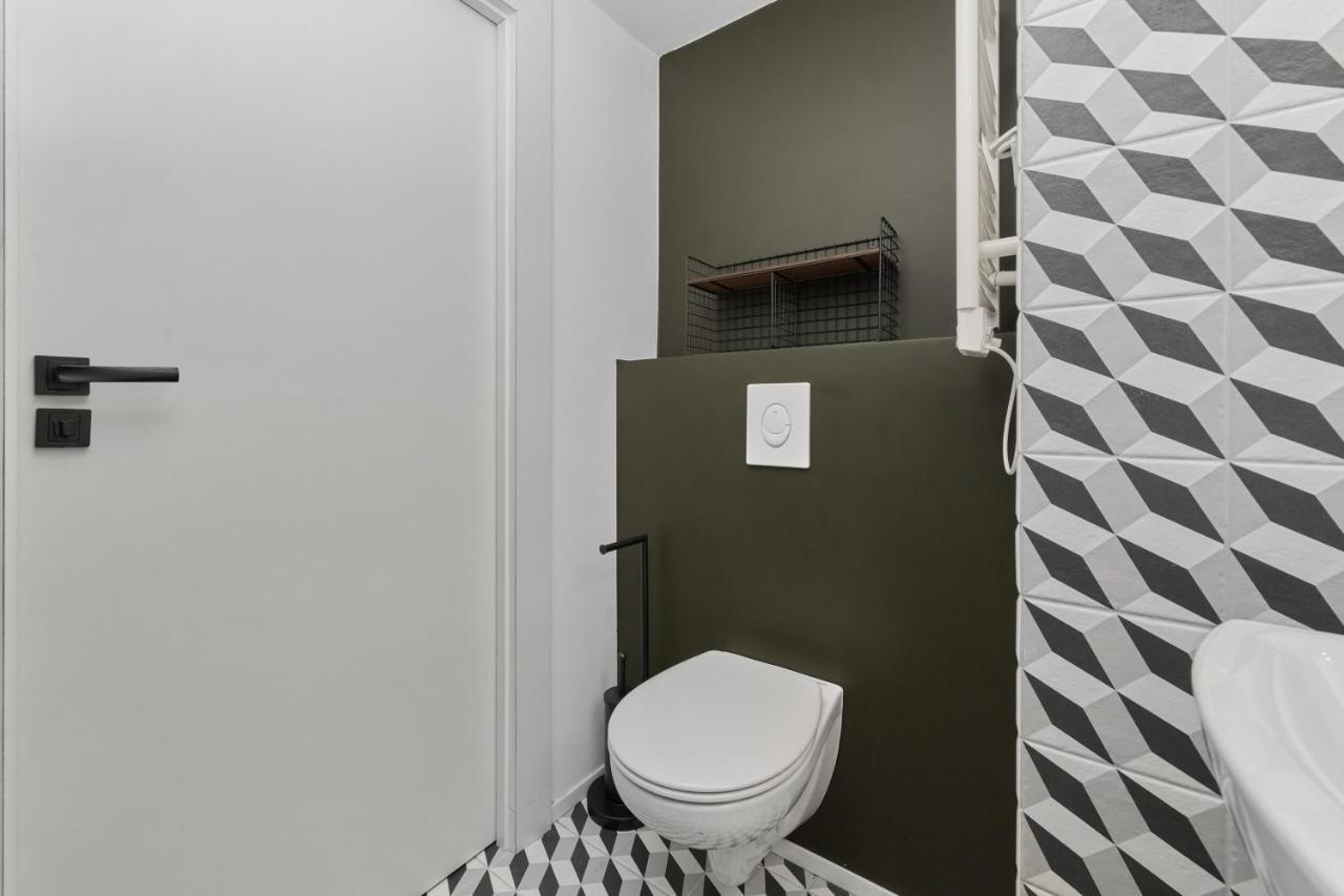 Mezzanine Studio Apartments Zarembowicza Wroclaw Airport By Renters Exterior photo